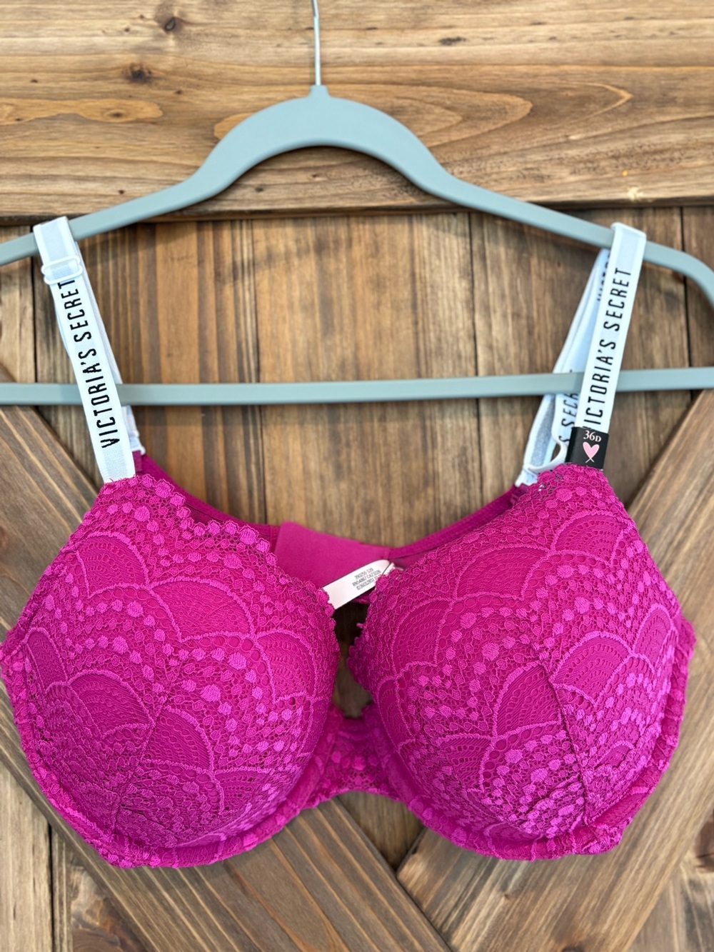 NEW Victoria's Secret T-Shirt Push Up Full Coverage Bra. Fuchsia. 36D